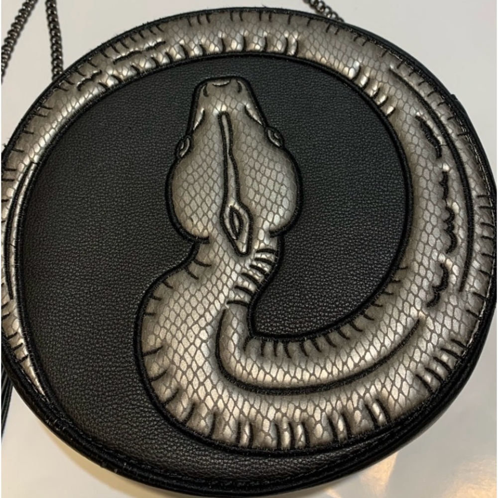 Danielle Nicole Harry Potter Godric Gryefindor snake and knife crossbody…